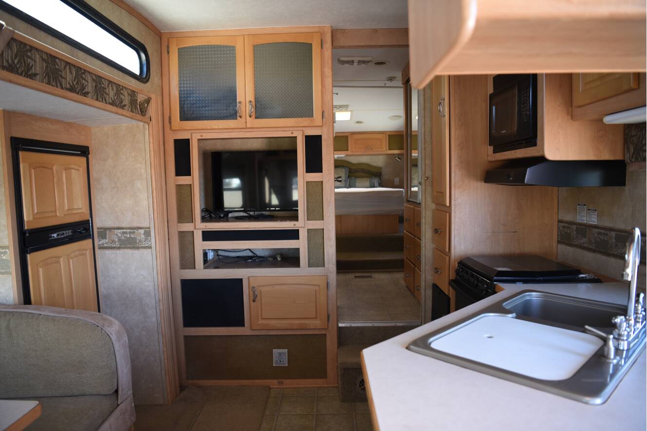 A photo of this 2007 Thor Motor Coach JAZZ 2550RL