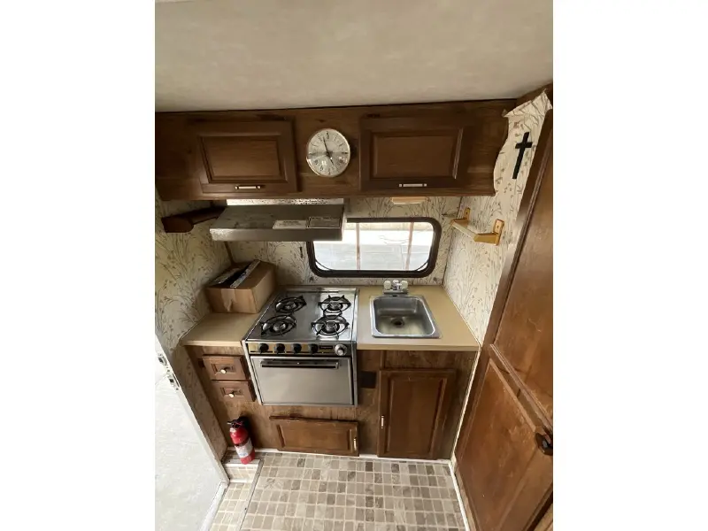 1986 TRAVELMASTER SAVANNAH 205RK