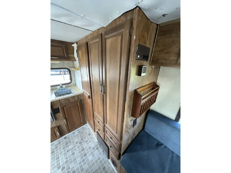 1986 TRAVELMASTER SAVANNAH 205RK
