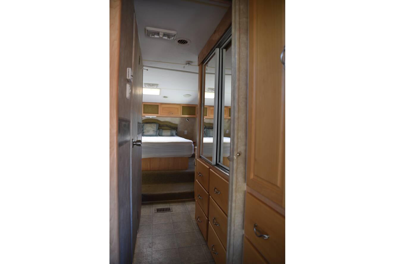 A photo of this 2007 Thor Motor Coach JAZZ 2550RL