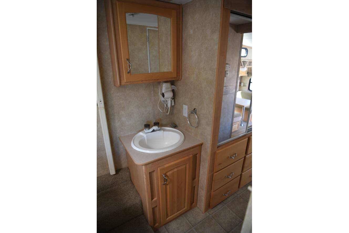 A photo of this 2007 Thor Motor Coach JAZZ 2550RL