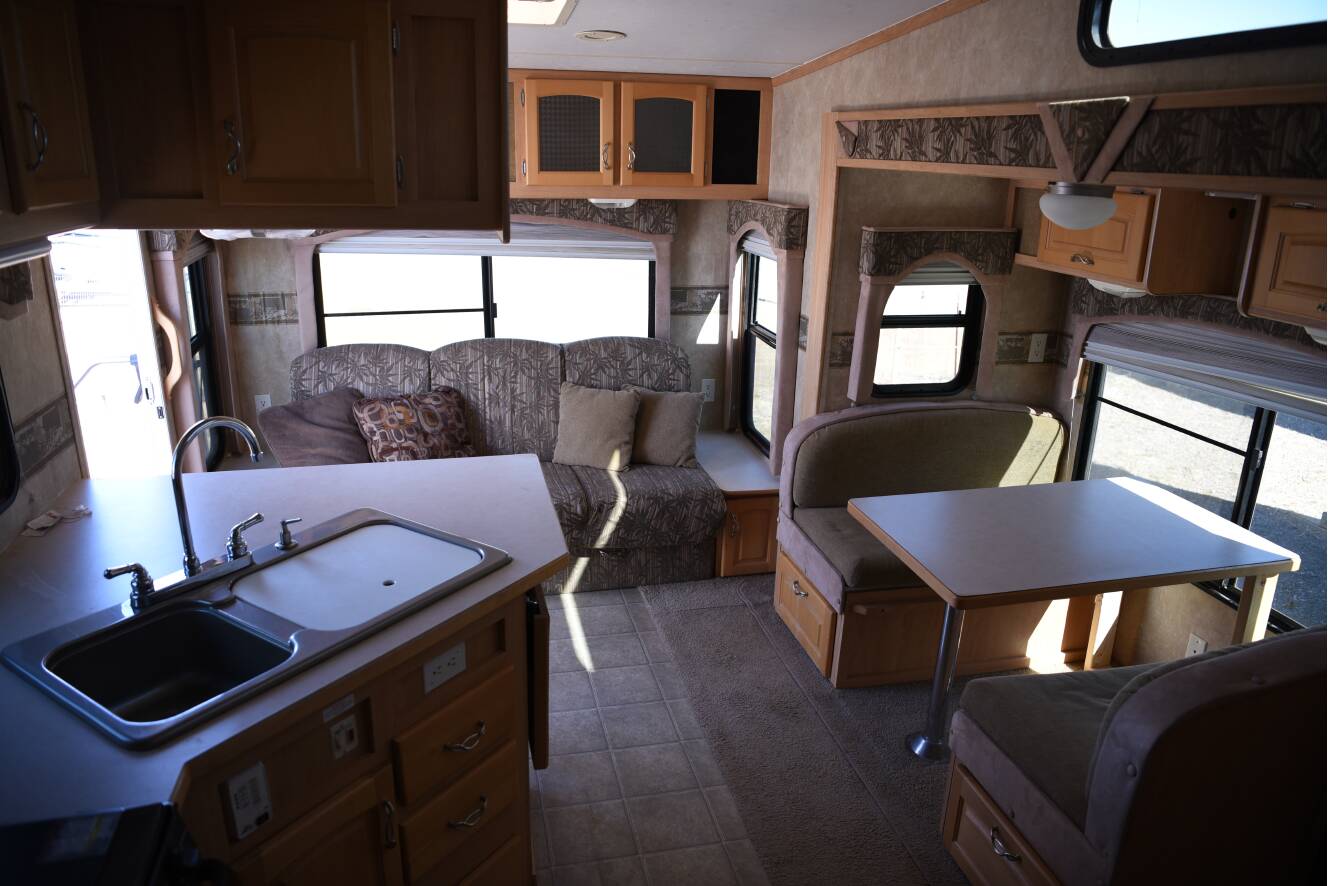 A photo of this 2007 Thor Motor Coach JAZZ 2550RL