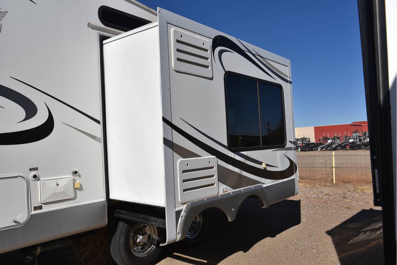 A photo of this 2007 Thor Motor Coach JAZZ 2550RL
