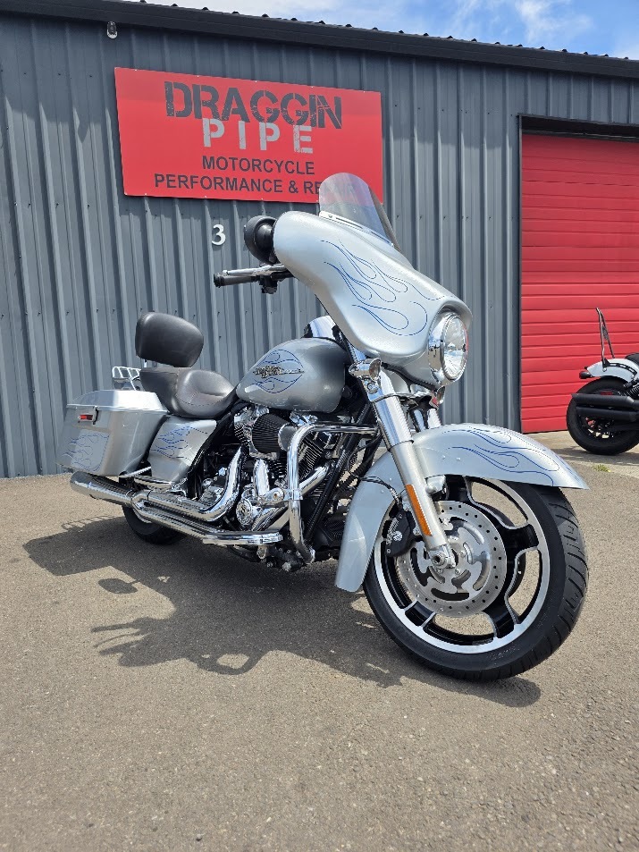 2010 Harley-Davidson STREET GLIDE in Hubbard, OR