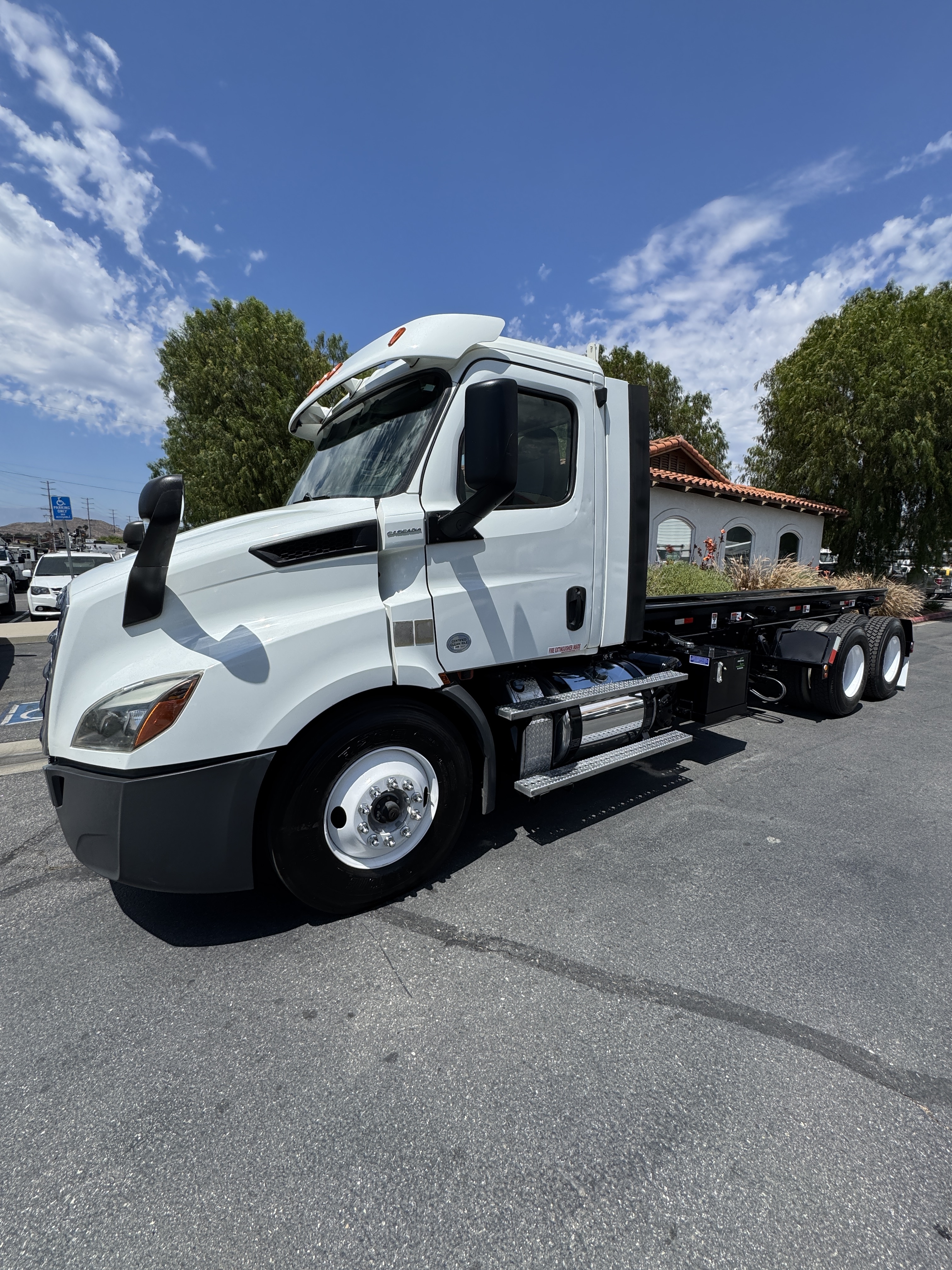 2019 FREIGHTLINER CASCADIA 116 in Norco, CA