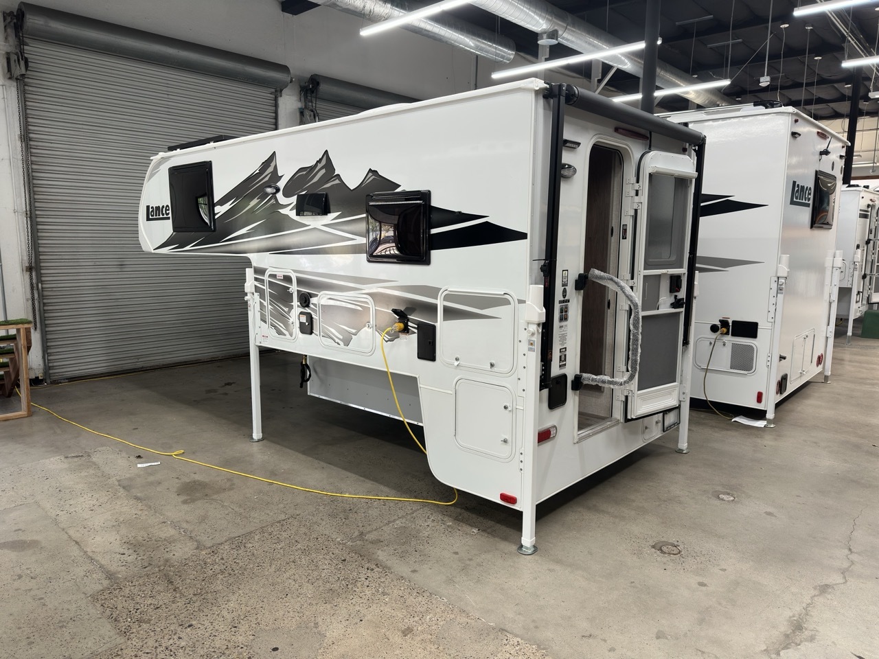 2027 Lance 825 TRUCK CAMPER in san diego CA