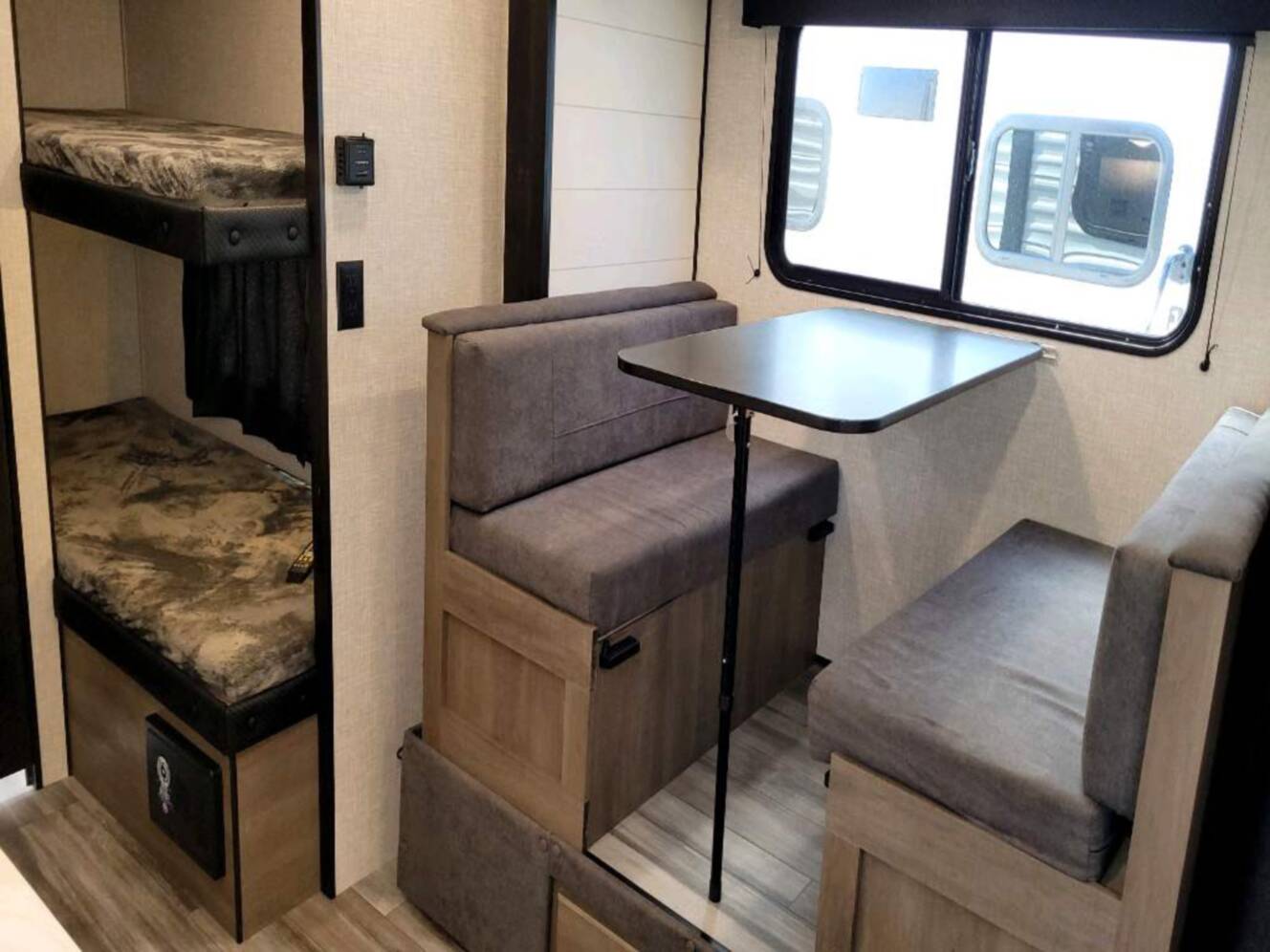 A photo of this 2024 Jayco Jay Flight SLX 184BS