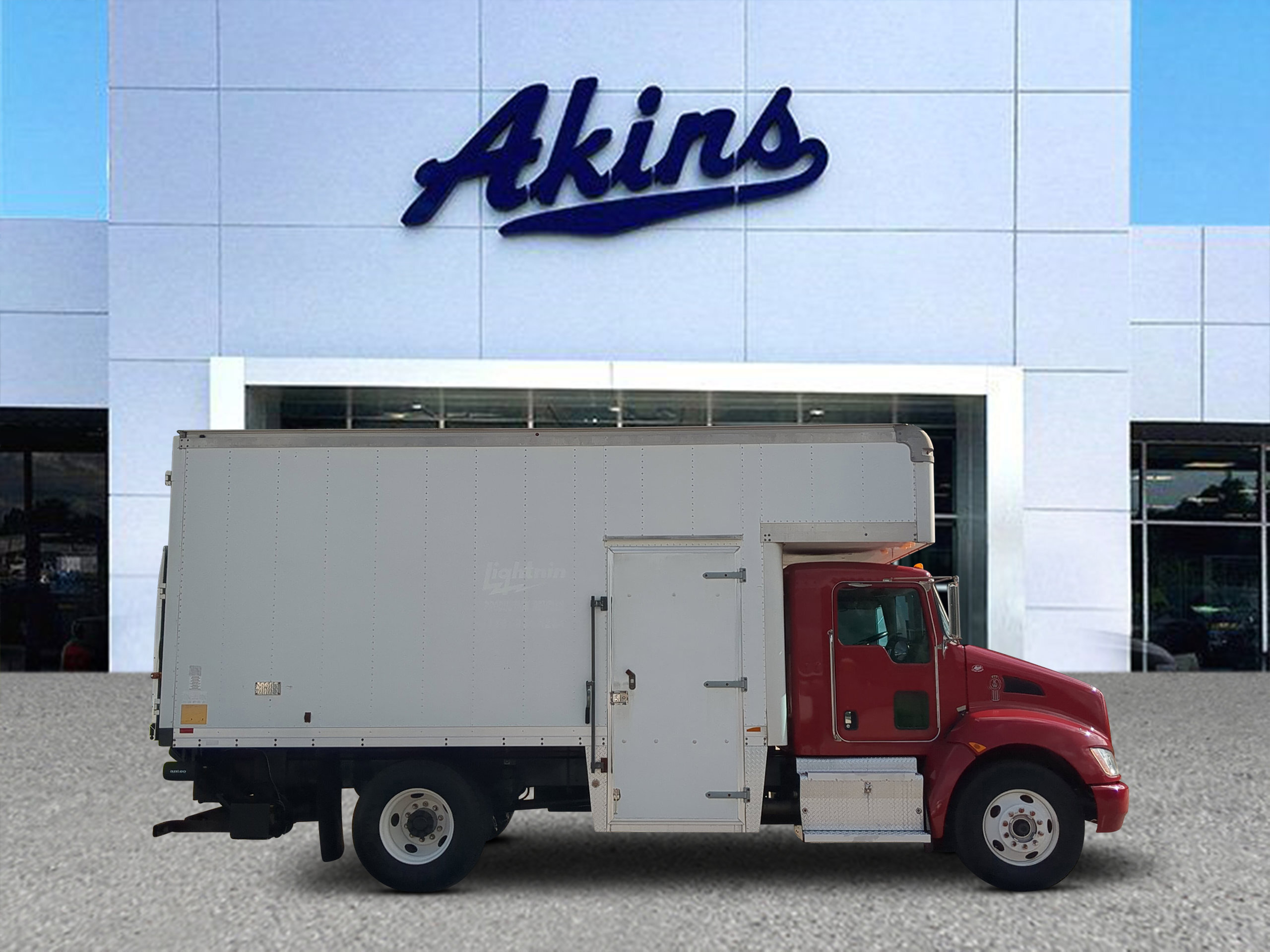 2014 KENWORTH T3 in Winder, GA