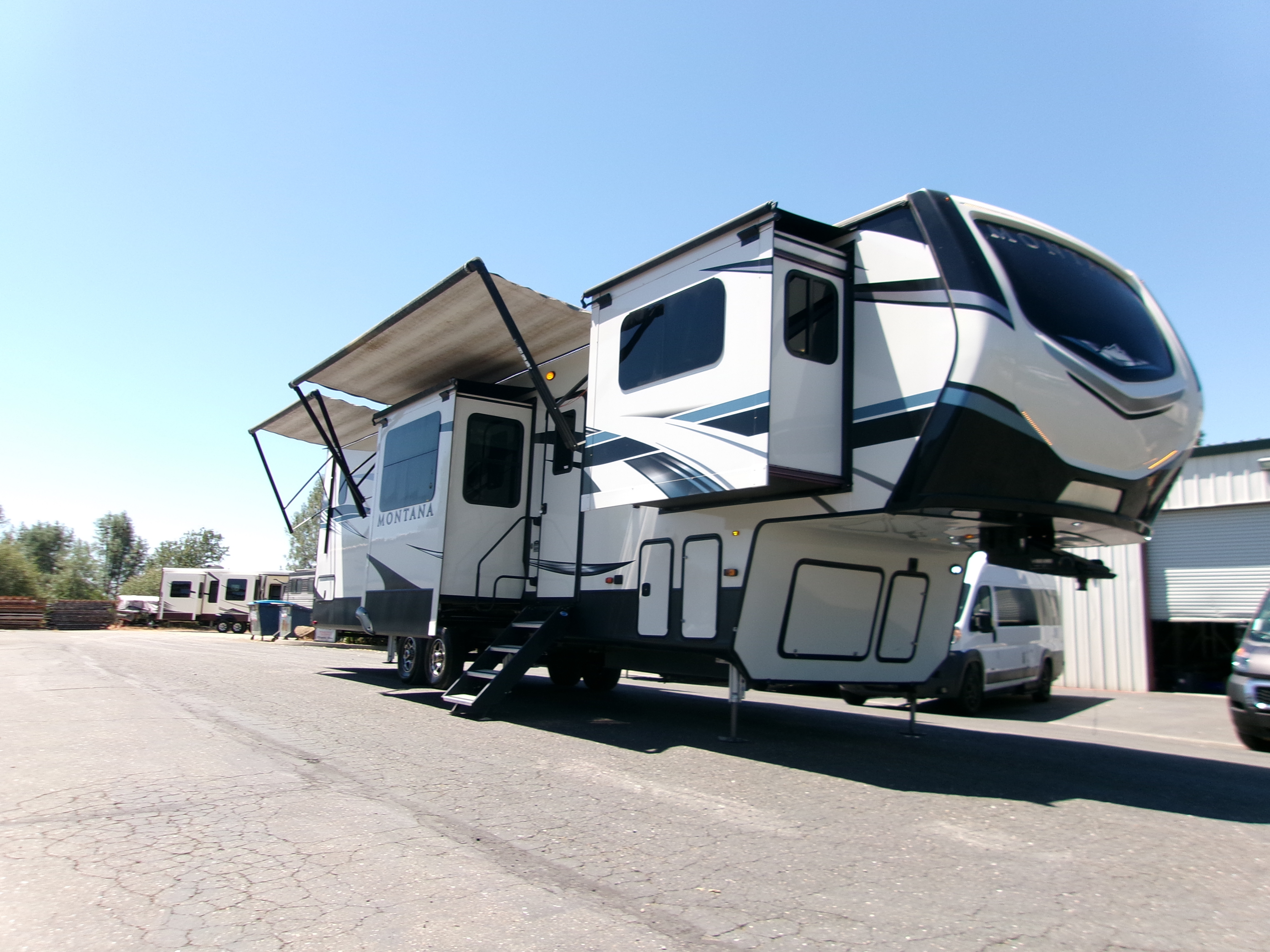 2021 Keystone MONTANA 3760FL RV
