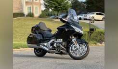 2019 Honda GOLD WING 1800 TOUR AUTOMATIC DCT Touring motorcycle