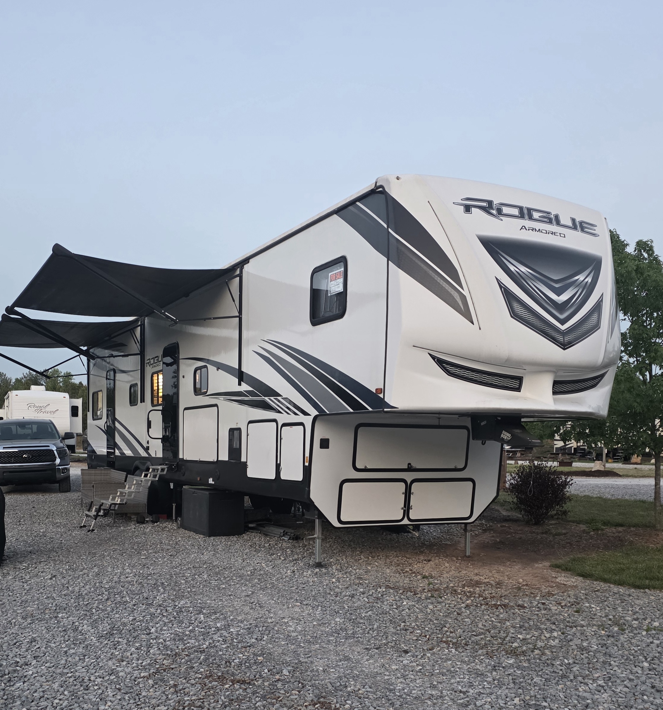 2022 Forest River VENGEANCE ROGUE ARMORED 4007-G2 RV