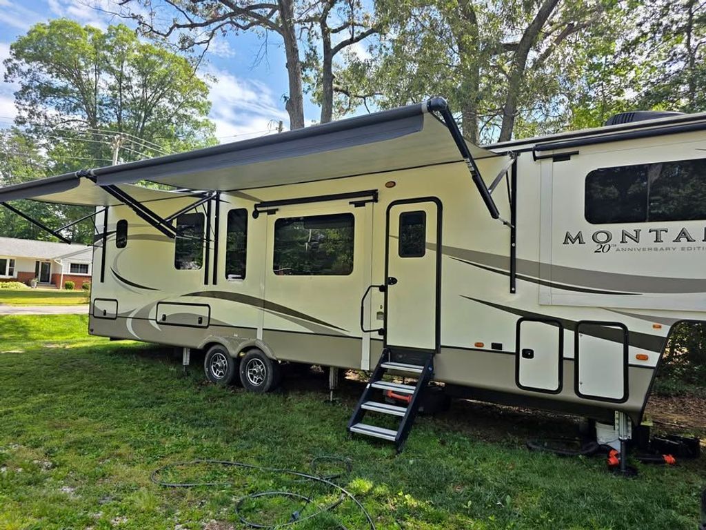 2019 Keystone Montana 20th Anniversary 3761FL in lexington park MD