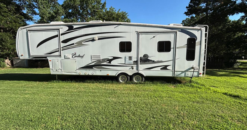 2008 Forest River Cardinal 34TS in wichita KS