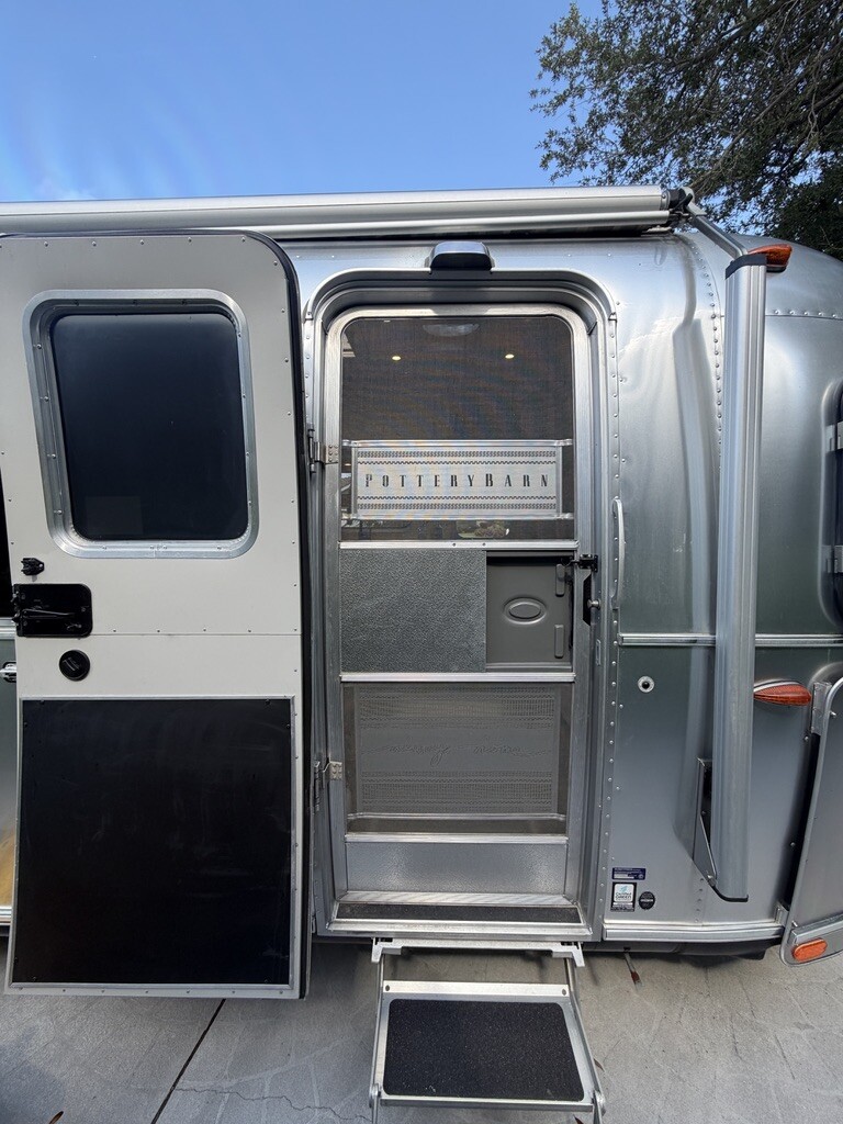 2022 Airstream POTTERY BARN SPECIAL EDITION 28RBQ in englewood FL