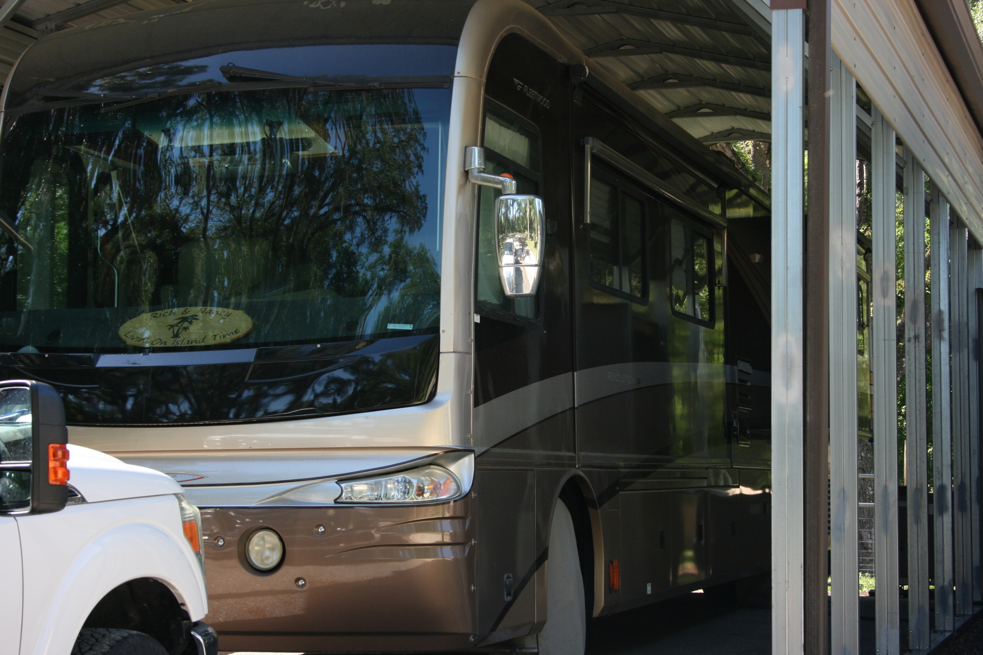 2005 Fleetwood REVOLUTION LE 38X RV