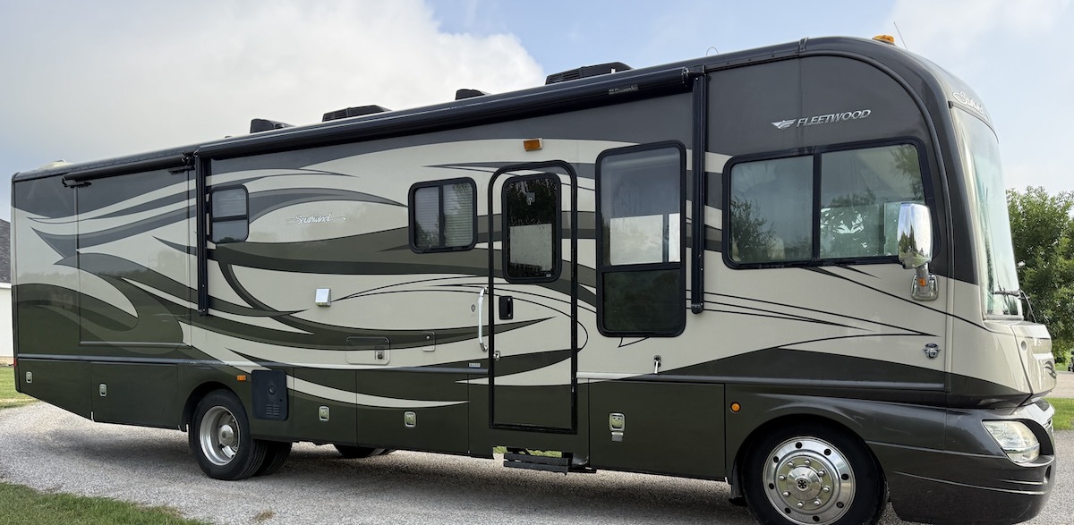 2012 Fleetwood SOUTHWIND 36D in kyle TX