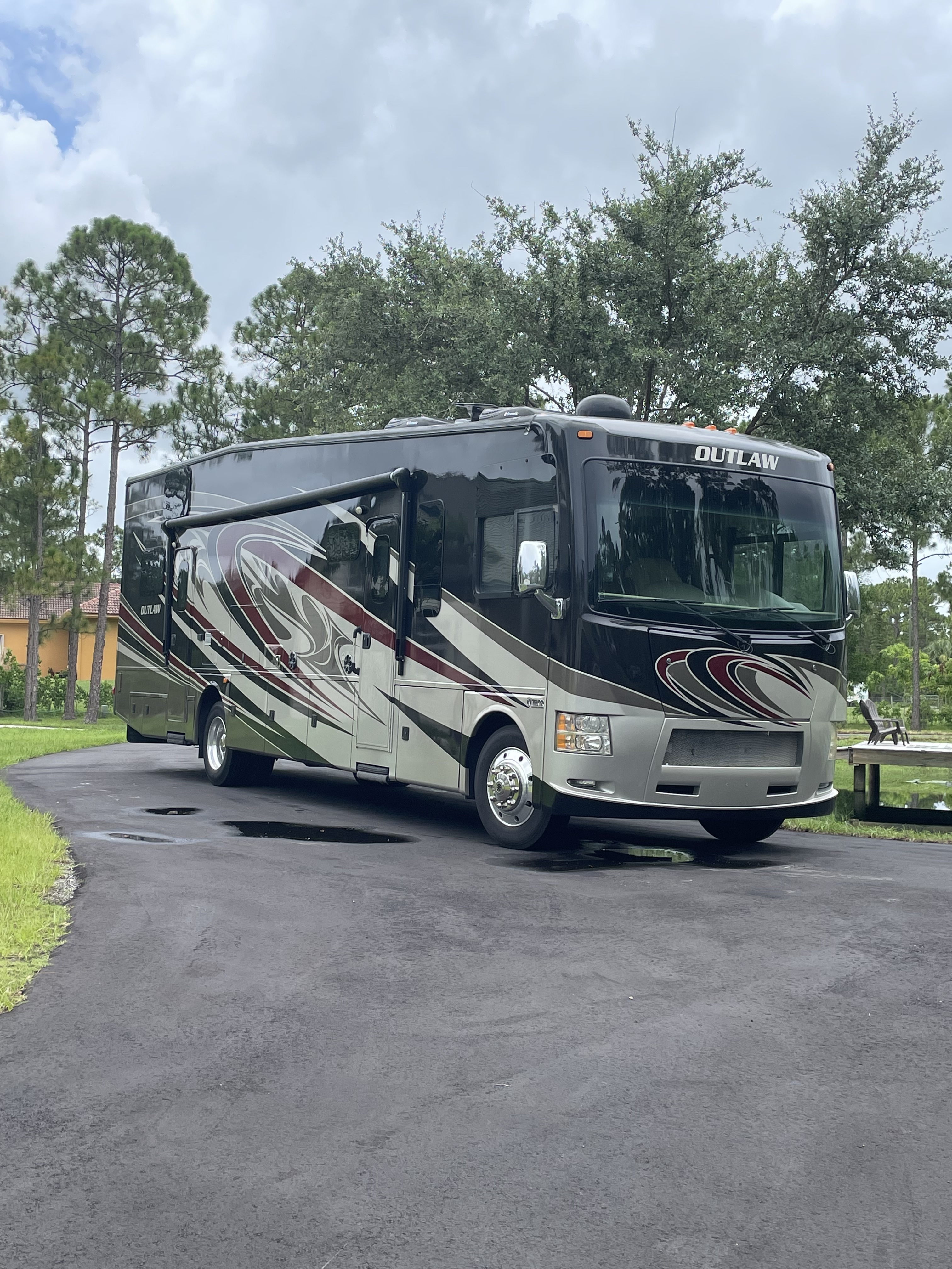 2016 Thor Motor Coach OUTLAW 37LS RV