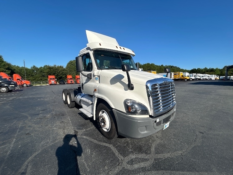 2019 FREIGHTLINER CASCADIA 125 in Greensboro, NC