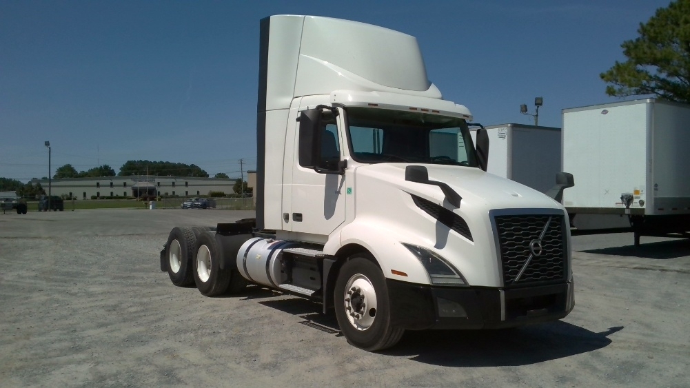 2020 VOLVO VNL64T300 in Boaz, AL