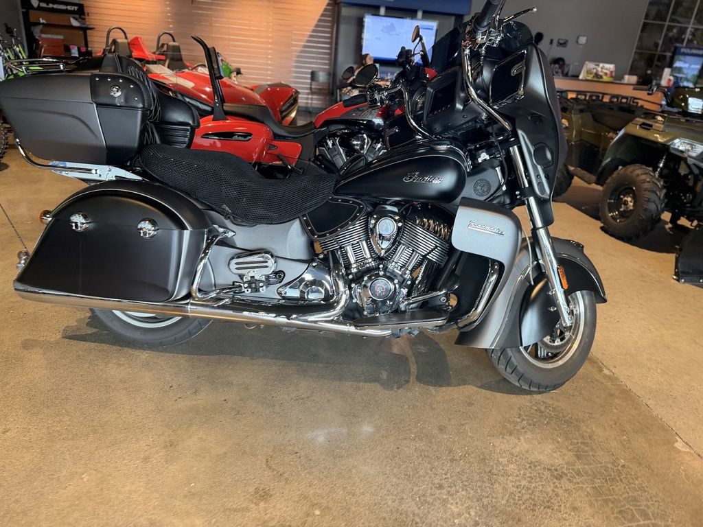 2019 Indian Roadmaster Thunder Black in Bristol, VA