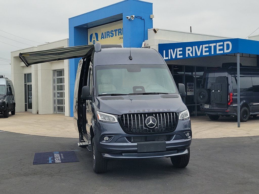 2026 Airstream Interstate 19GT Tommy Bahama in midway city CA