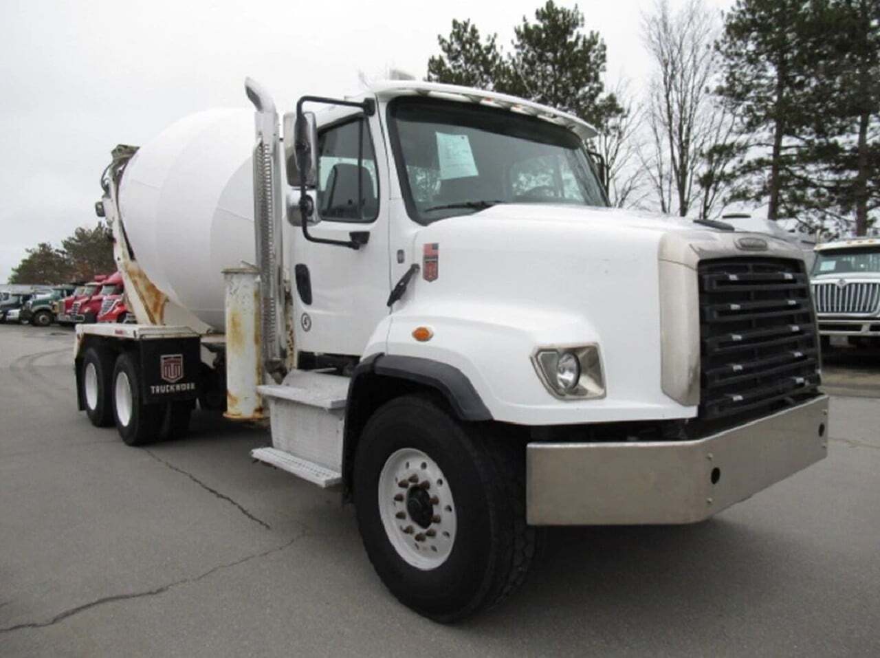 2019 FREIGHTLINER 114 SD in Bonita Springs, FL