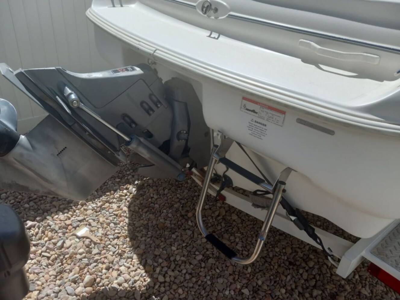 A photo of this 2000 Glastron SX 195