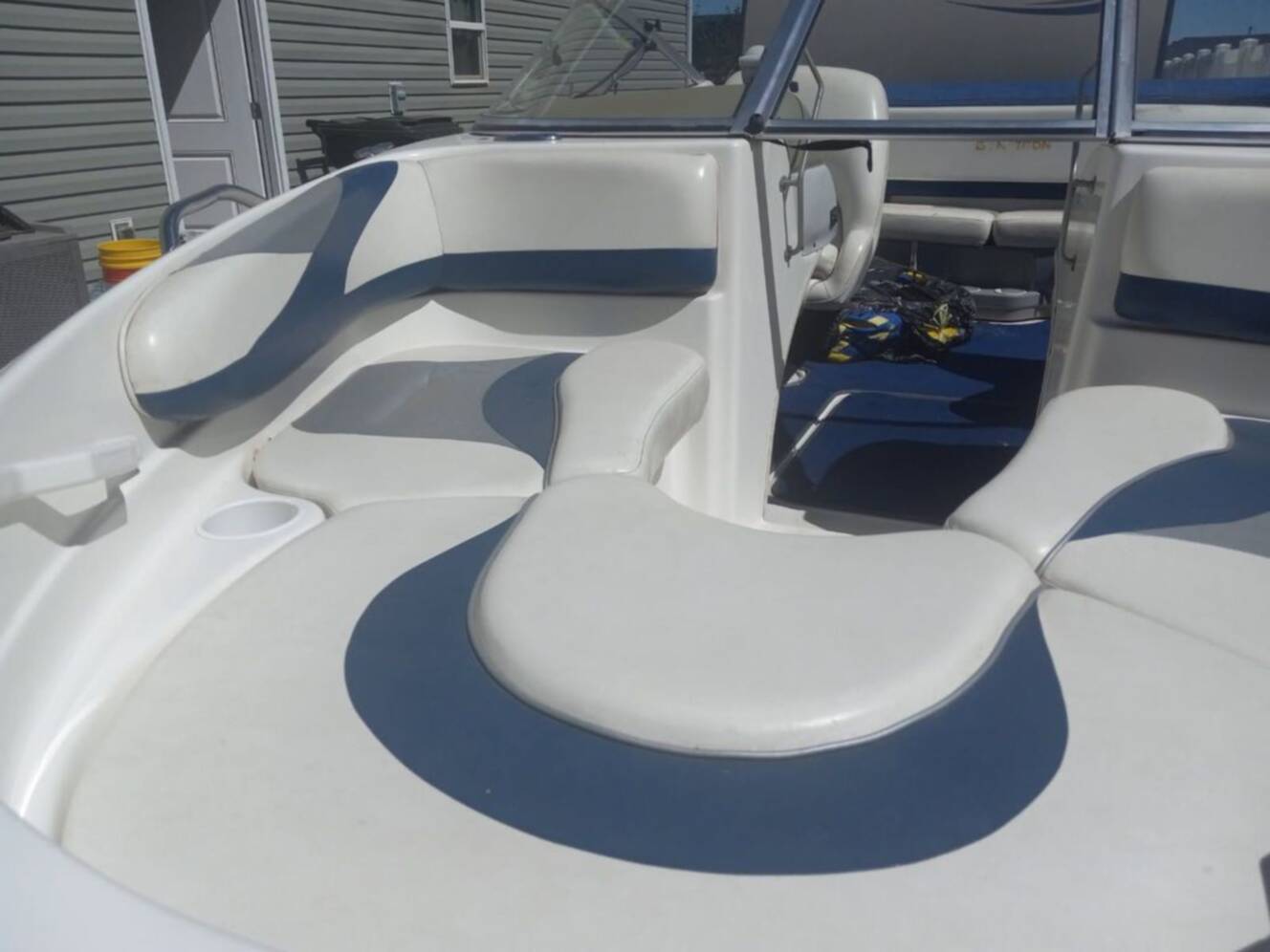 A photo of this 2000 Glastron SX 195