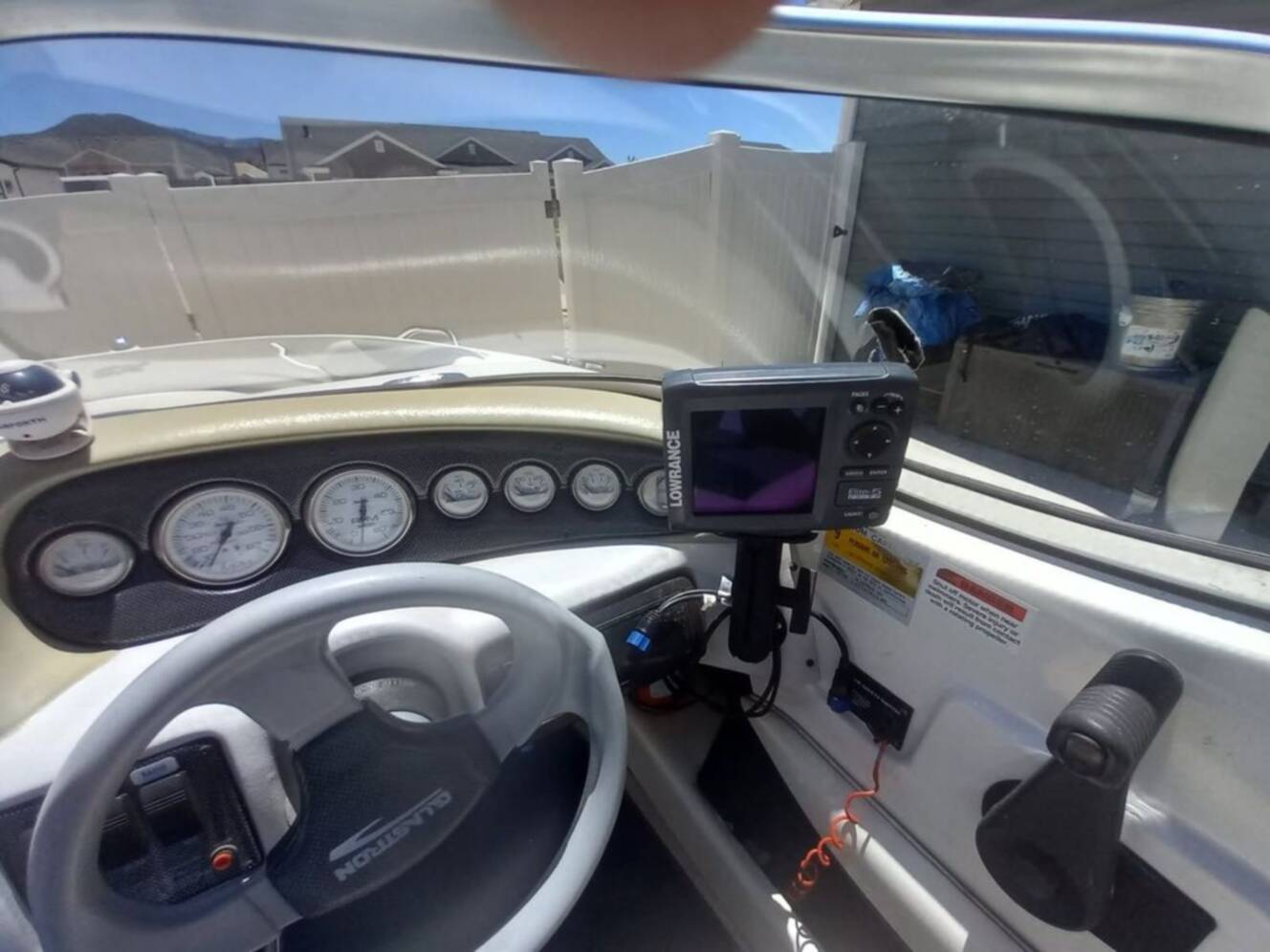 A photo of this 2000 Glastron SX 195