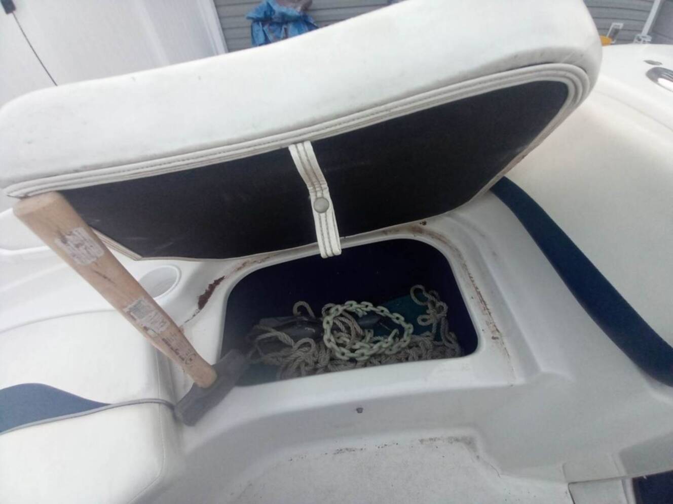 A photo of this 2000 Glastron SX 195