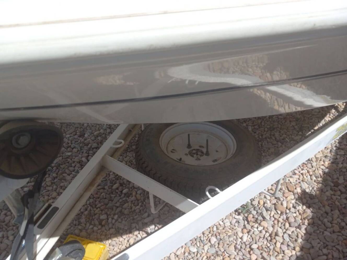 A photo of this 2000 Glastron SX 195