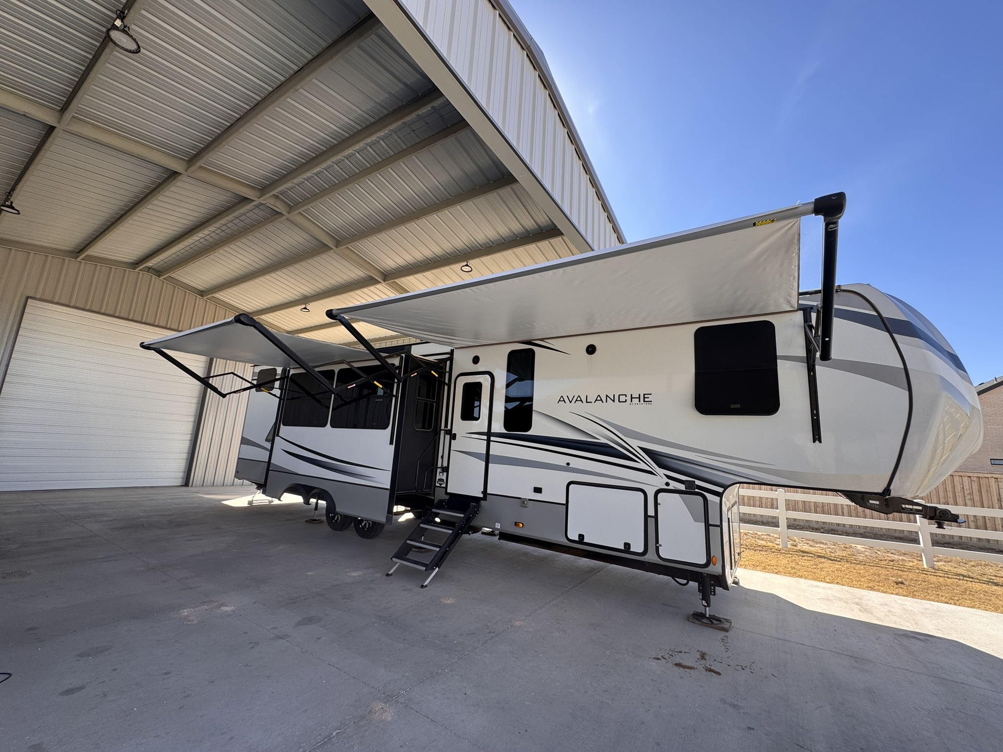 2022 Keystone AVALANCHE 390DS in midland TX