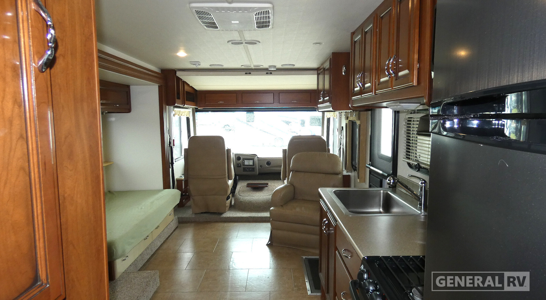 2016 Fleetwood STORM 32V in wayland MI