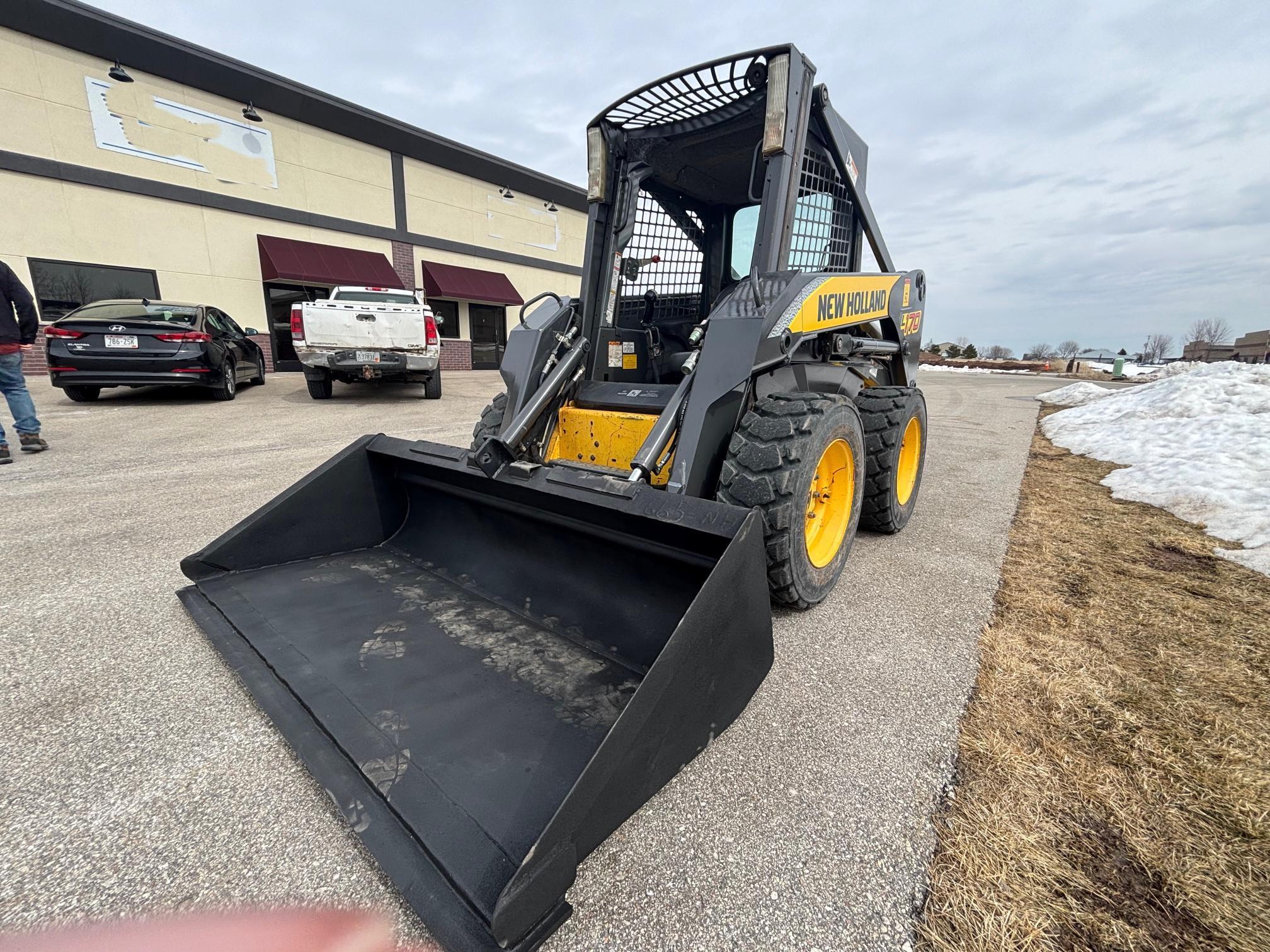 2008 NEW HOLLAND L170 in Prairieville, WI
