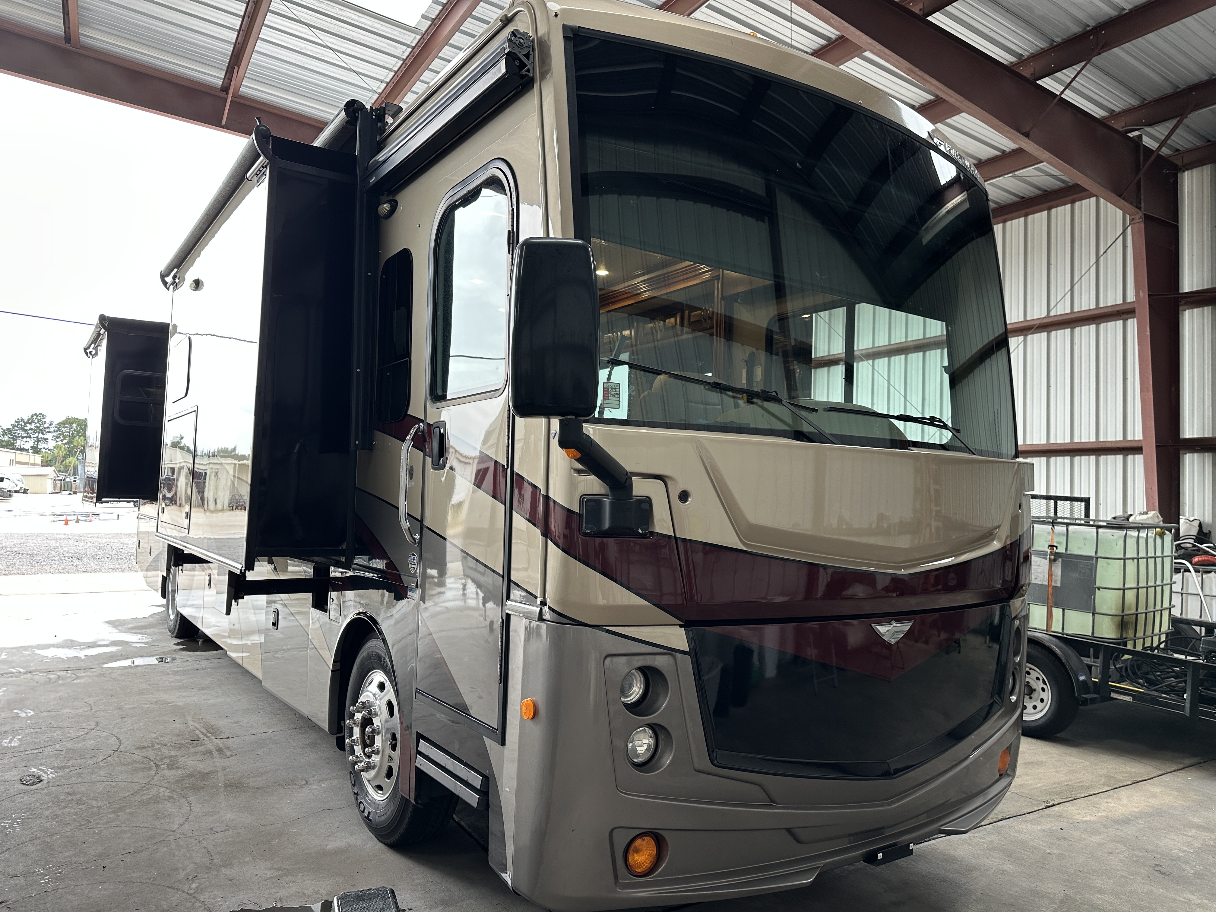 2018 Fleetwood Discovery 38N RV