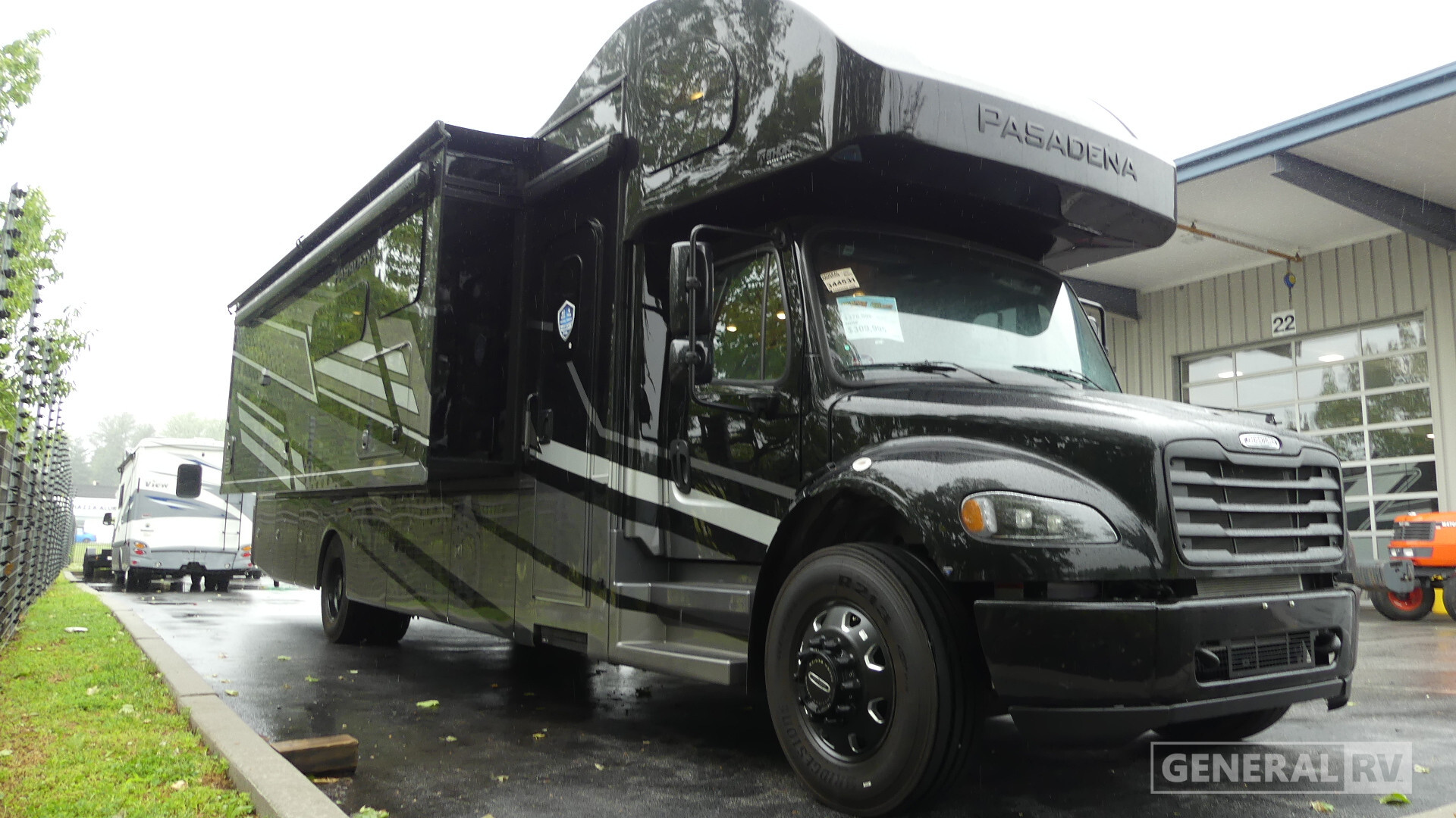 2027 Thor Motor Coach PASADENA 38DX in west chester PA