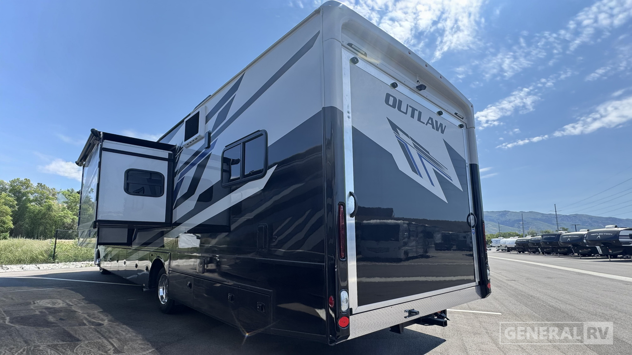 2027 Thor Motor Coach OUTLAW WILD WEST EDITION 38K in south weber UT