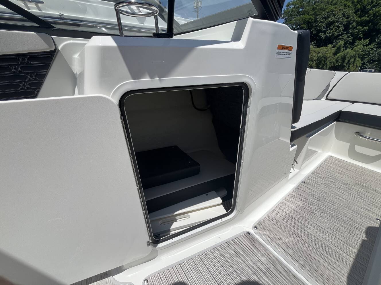 A photo of this 2026 Sea Ray SPX 210 Outboard