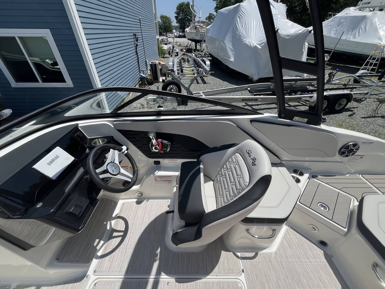 A photo of this 2026 Sea Ray SPX 210 Outboard