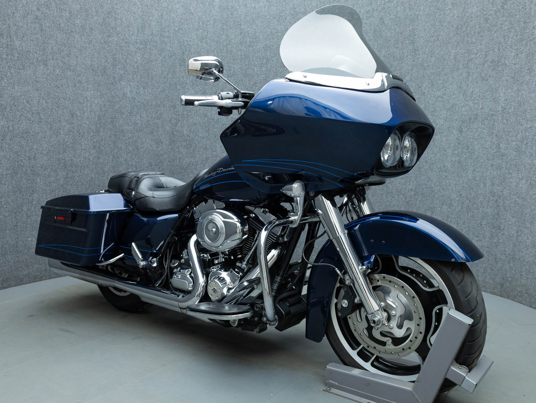2013 Harley Davidson FLTRX ROAD GLIDE CUSTOM W/ABS BASE in Pembroke, NH