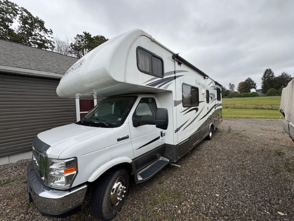 2015 Forest River Forester Ford Chassis 2861DS in brookville PA