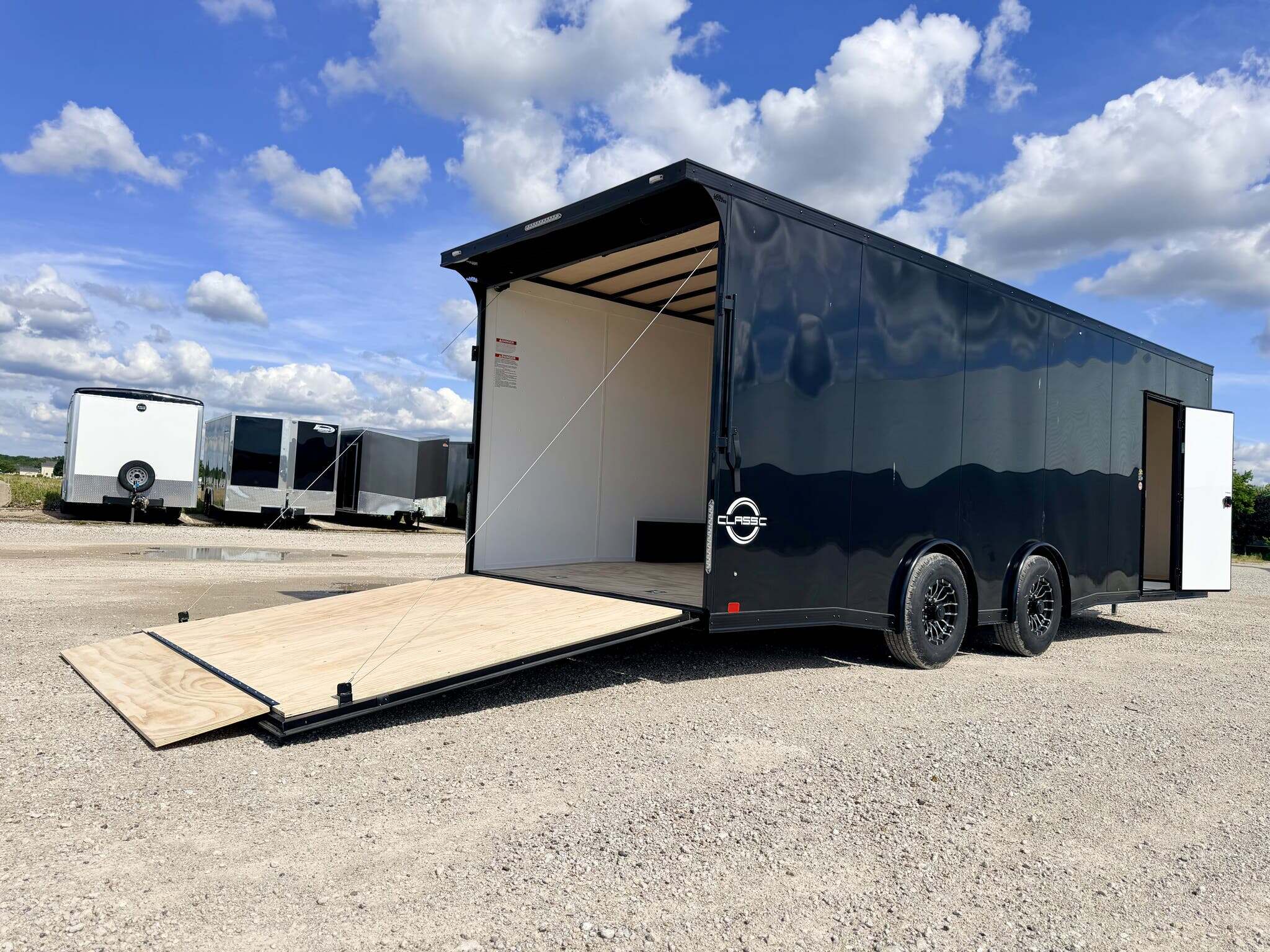 2026 United Trailers CLA 8.5 x 27 V Nose - Classic Car Hauler - in Goodfield, IL