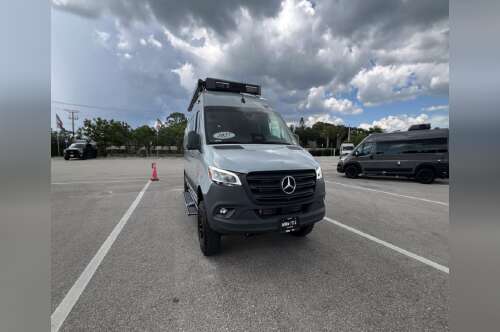 2027 Winnebago REVEL BMB44E-2.5-1 in fort myers FL