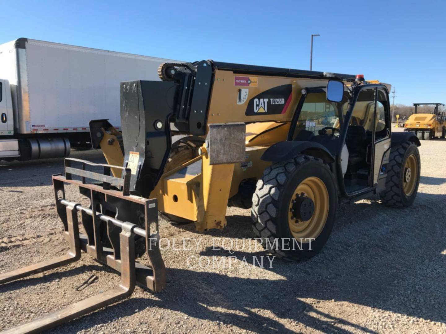 2018 CAT TL1255DO in Topeka, KS