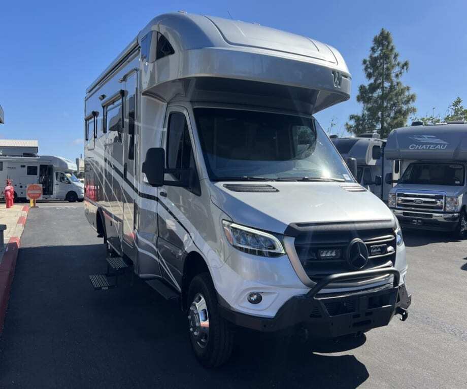 2022 Winnebago NAVION 24V RV