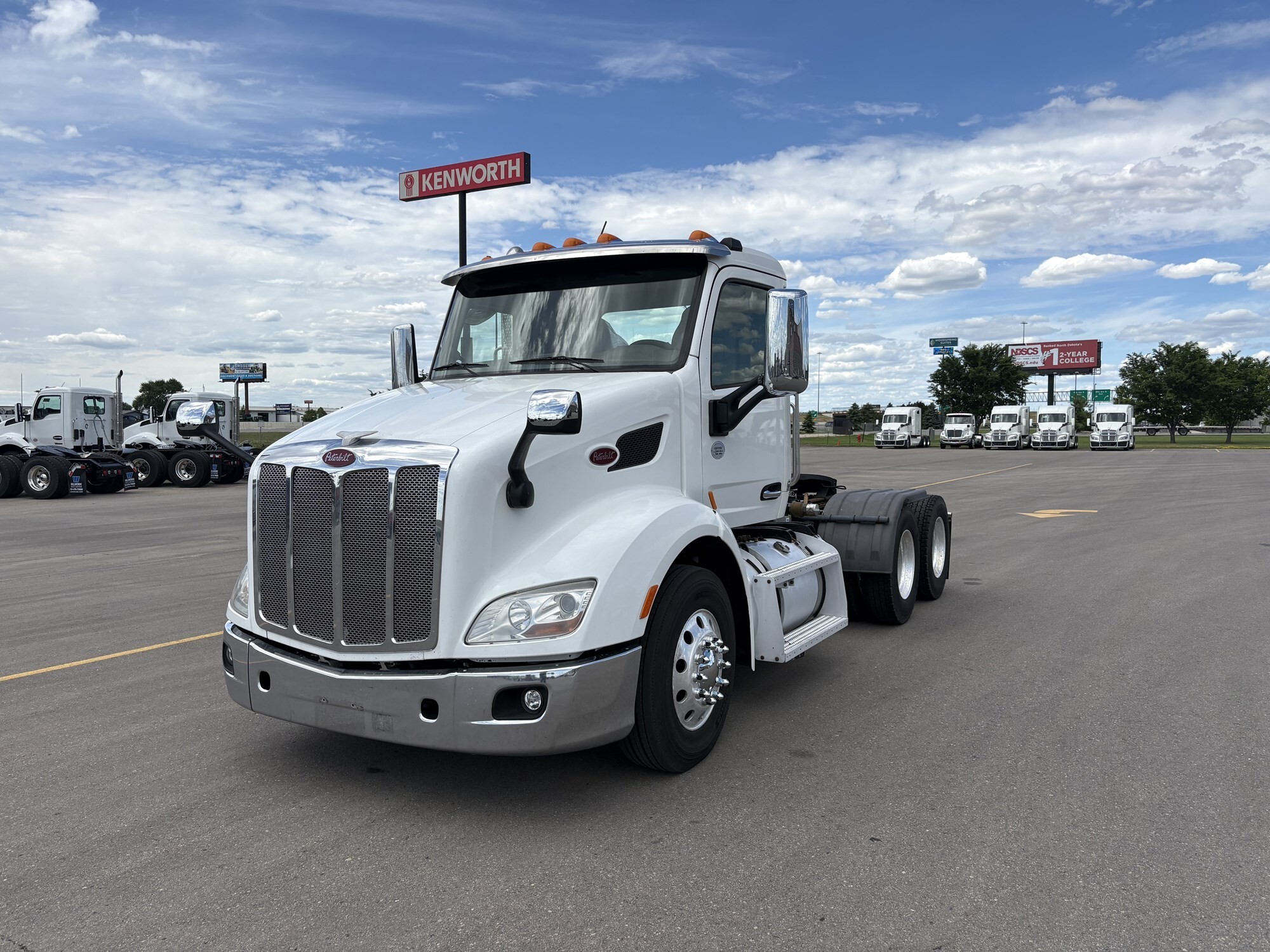 2016 PETERBILT 579 in Fargo, ND