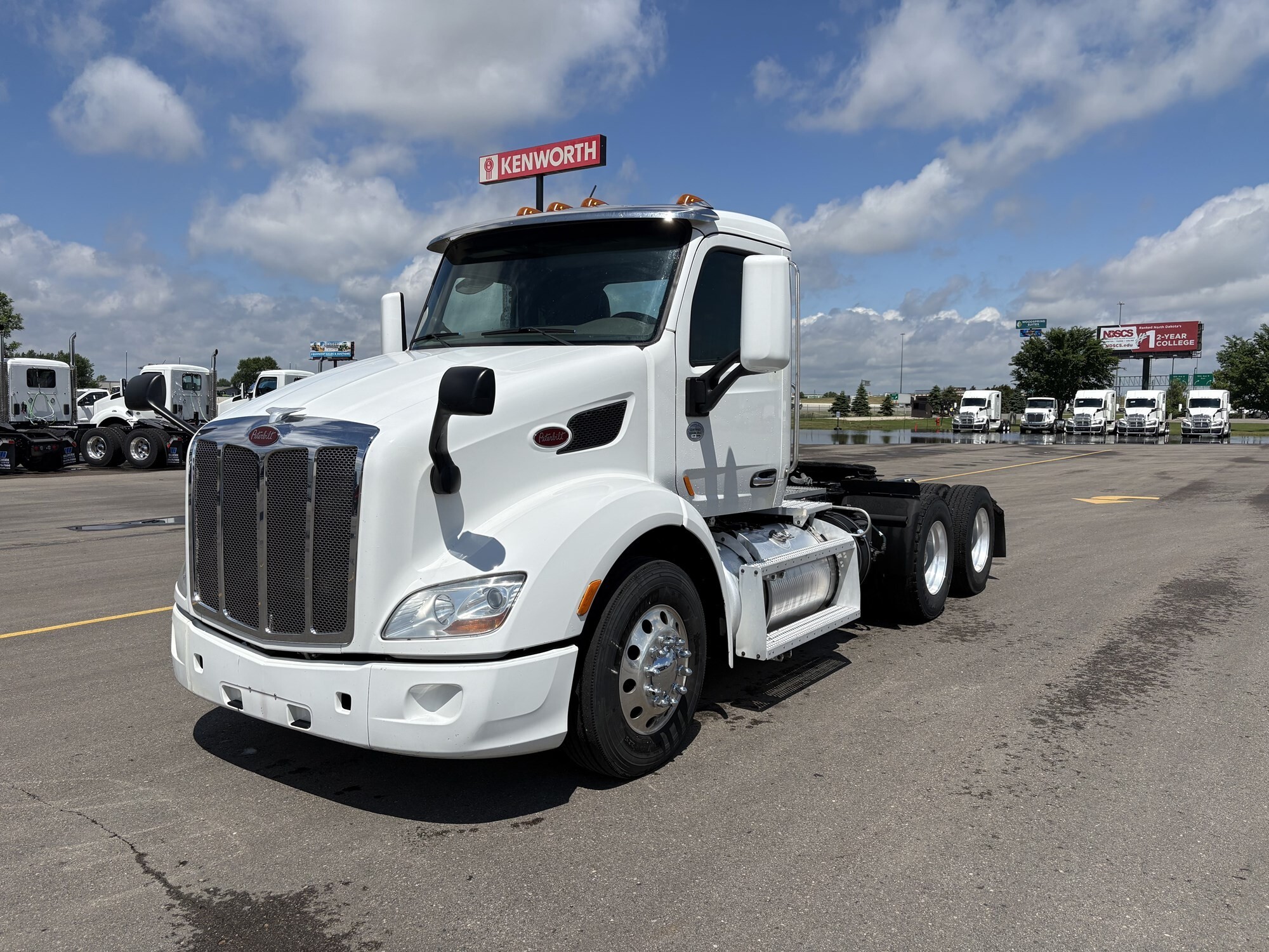 2017 PETERBILT 579 in Fargo, ND