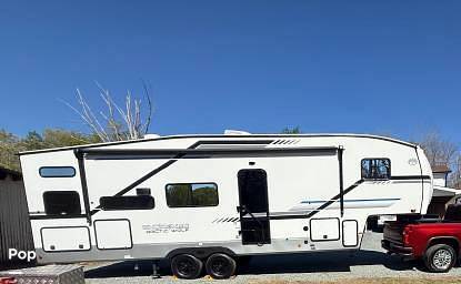 2025 Cherokee Arctic Wolf 278BHS in indian trail NC