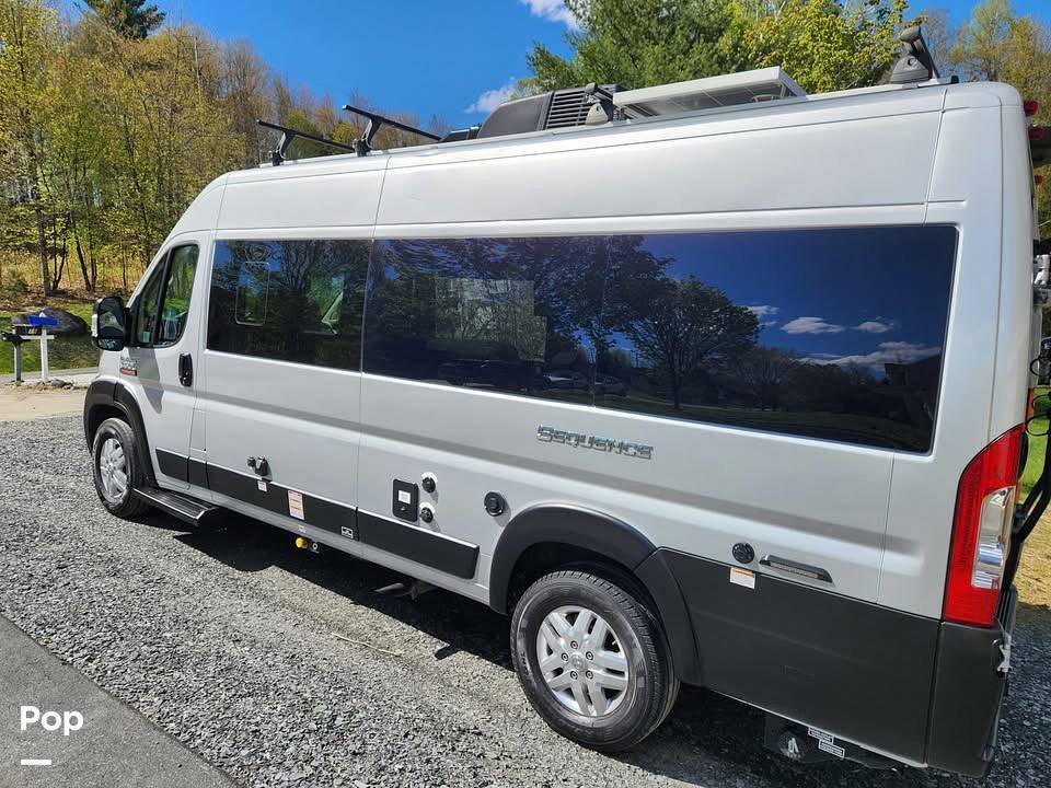 2022 Thor Motor Coach Sequence 20L in waterbury VT
