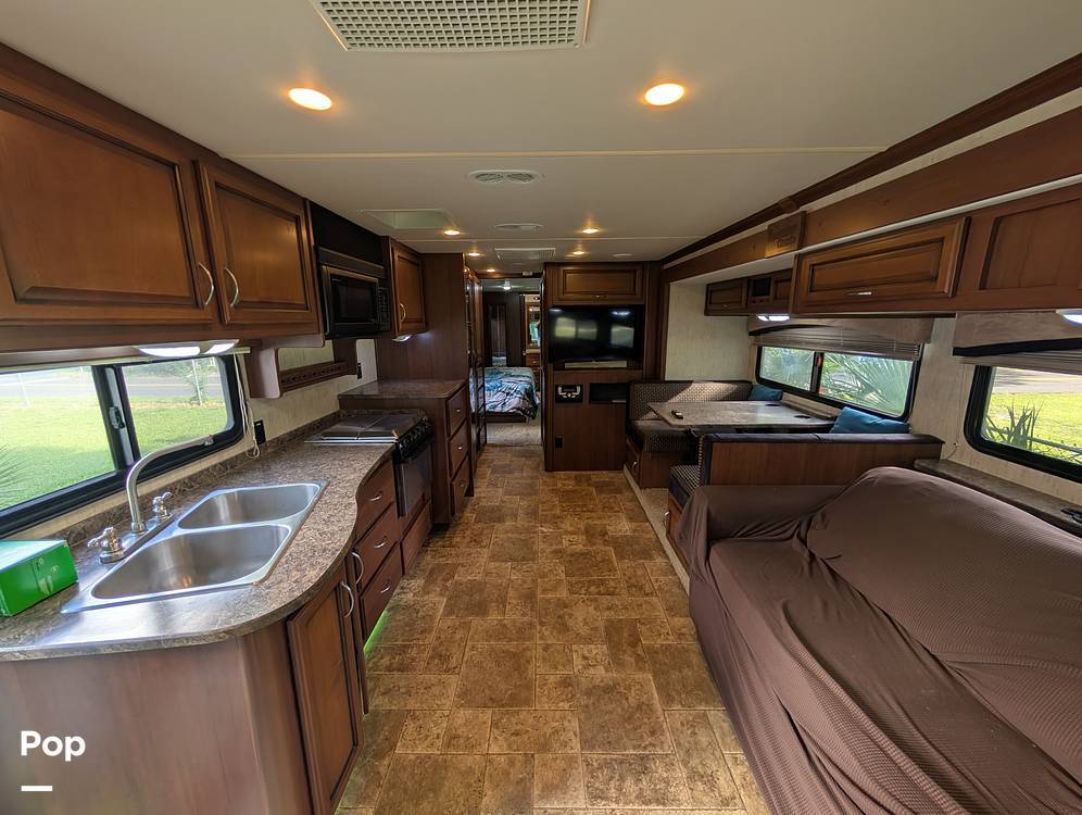 2011 Fleetwood Bounder Classic 36R in daytona beach FL